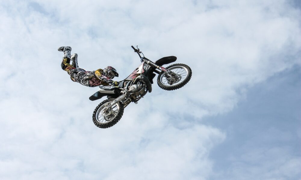 extreme-sports-gear-guide:-must-haves-for-the-modern-thrill-seeker